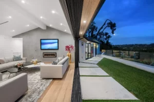 Seamless Indoor Outdoor Living Design In A Melbourne Home